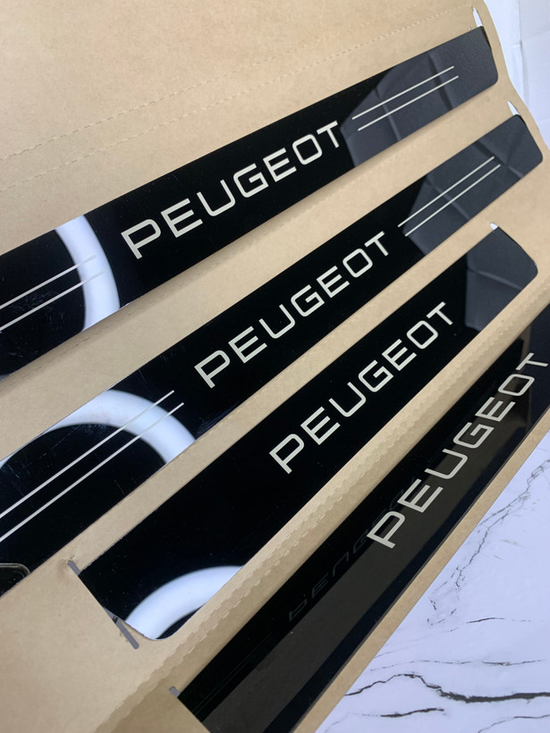 پارکابی طرح شیشه ای خودرو پژو 405 و پارس